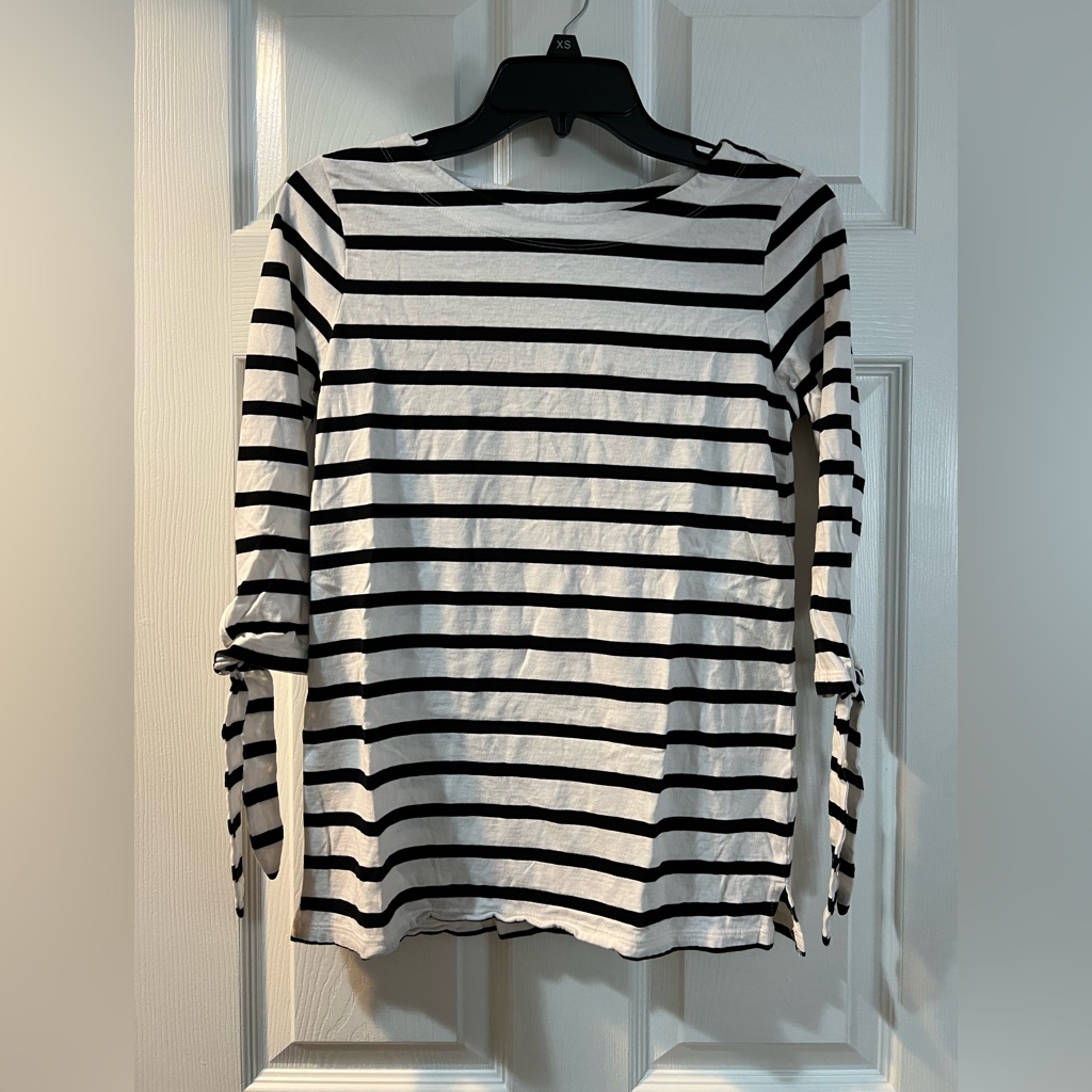 Black And White Striped 3/4 Sleeve Shirt Xs